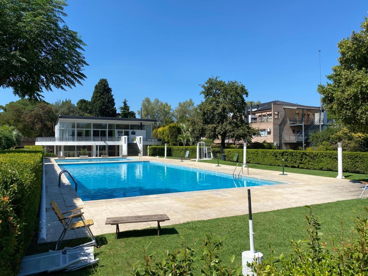Apartamento En Country Pilar Piscina Parrilla Propia Hasta 4 Personas Екстериор снимка